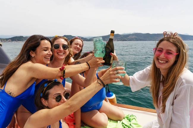Addio Al Nubilato/Celibato In Barca con Pranzo o Cena a Bordo