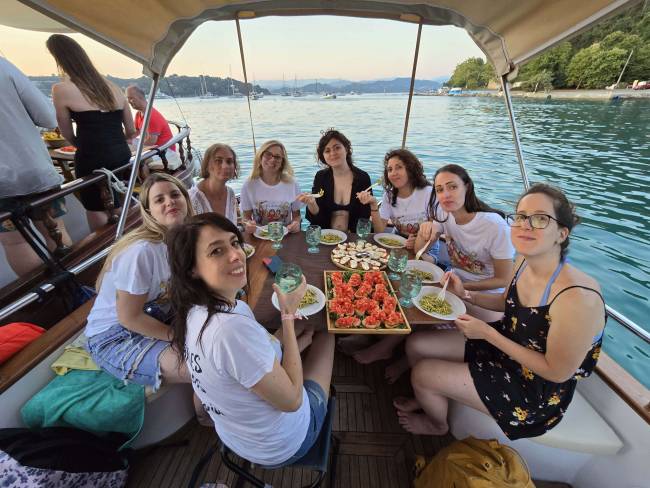 Addio Al Nubilato/Celibato In Barca con Pranzo o Cena a Bordo