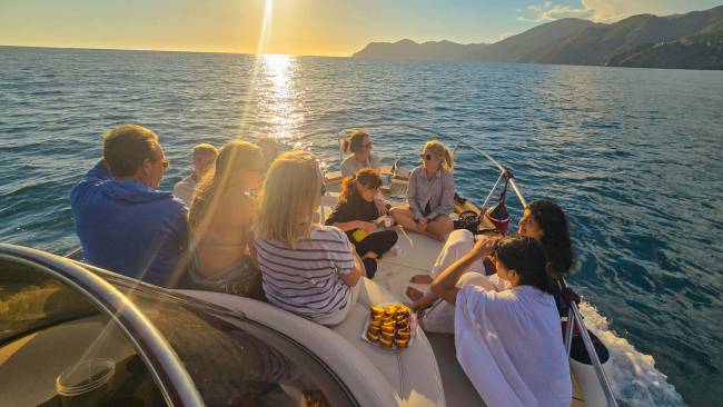 Tour in Barca al Tramonto e Aperitivo Cinque Terre da Monterosso